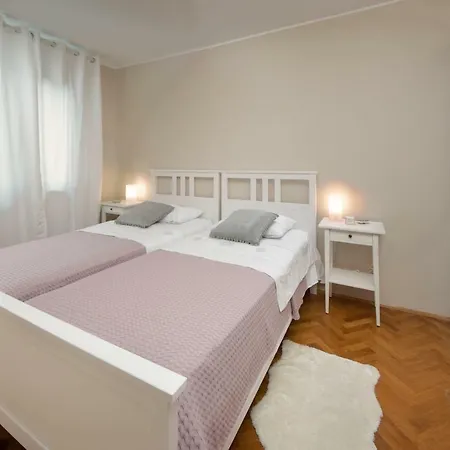 Sasha Apartman *