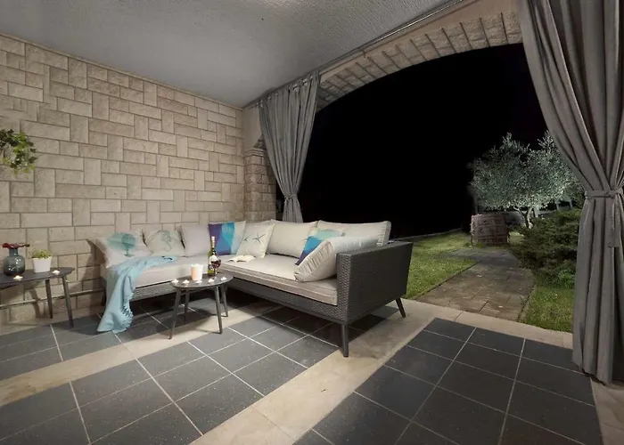 Апартаменти Sasha *